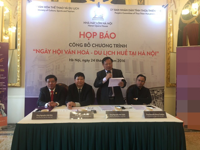 Ông Nguyễn Văn Tuấn - Tổng Cục trưởng Tổng Cục du lịch chia sẻ thông tin. Ảnh: Tùng Long.