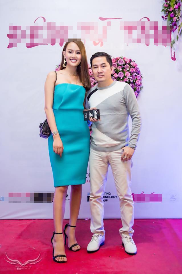 “Gái nhảy” Minh Thư gợi cảm bên Nam vương Phạm Xuân Hiển - 5 “Gái nhảy” Minh Thư gợi cảm bên Nam vương Phạm Xuân Hiển - 5