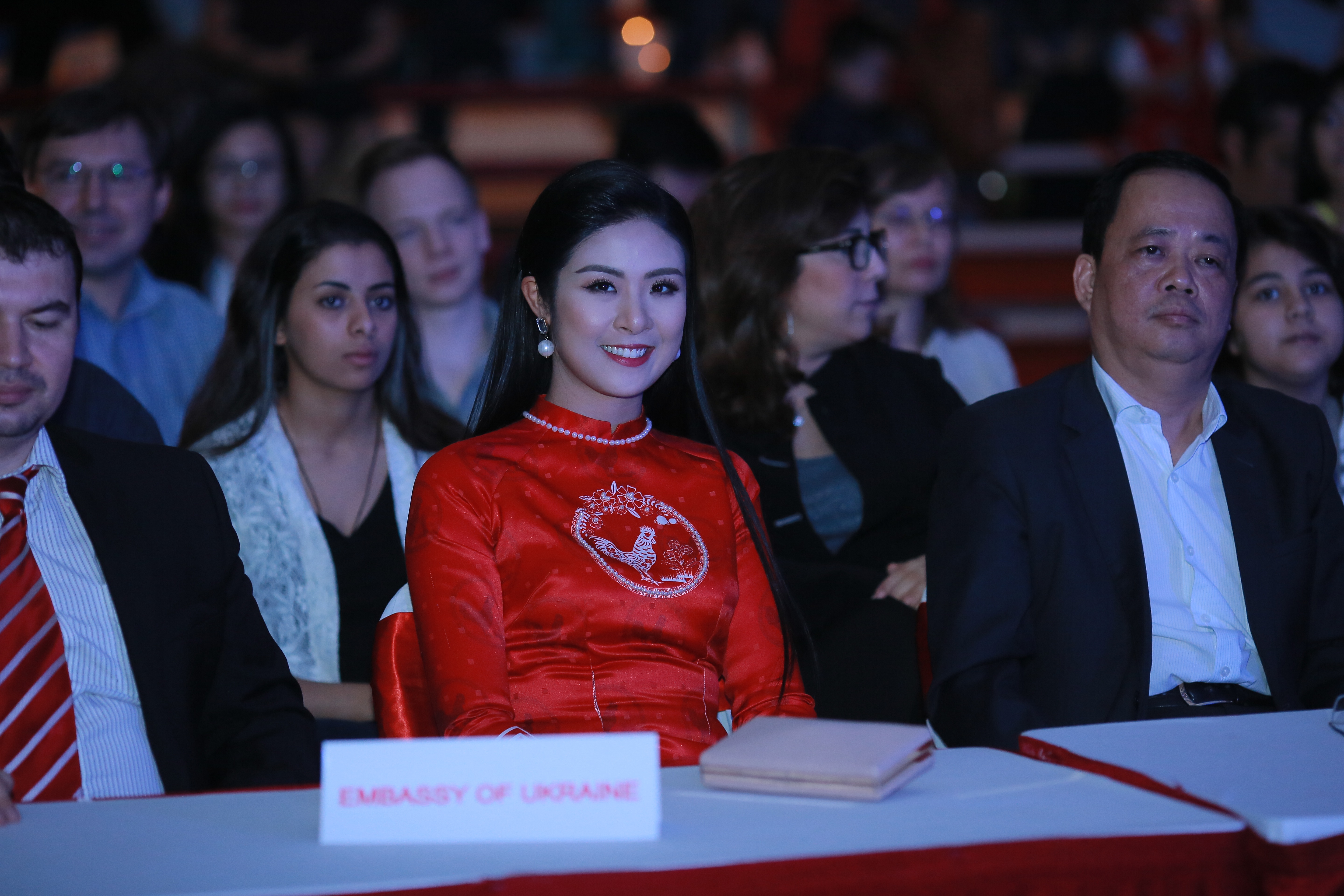 Hoa hậu Ngọc Hân đến tham dự chương trình.