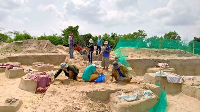 Những phát hiện khảo cổ đầy bất ngờ trong năm 2016 - 4 Khai quật khảo cổ tại di tích động Bà Hoè ở Bình Thuận. Ảnh: TL.