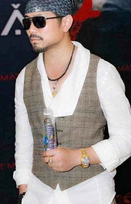 Jimmii Nguyễn gây “choáng” khi để râu giống “nam thần” Hollywood - Ảnh 11.