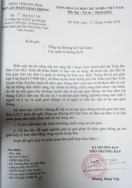 Đi tìm câu trả lời cho những vụ tai nạn liên tiếp ở “ngã tư chết người” - 4
Ban An toàn giao thông Hà Tĩnh đã có công văn đề nghị Cục quản lý đường bộ 2 (Tổng cục đường bộ) vận hành hệ thống chiếu sáng cũng như tổ chức giao thông hợp lí bằng cách bổ sung vòng xuyến trung tâm. Tuy nhiên, đến nay đề nghị trên vẫn không được Cục quản lí đường bộ 2 thực hiện.