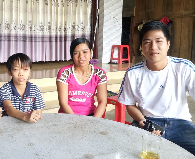 Vợ chồng anh Nhật không ngại ngùng khi chia sẻ những thông tin về họ với PV.