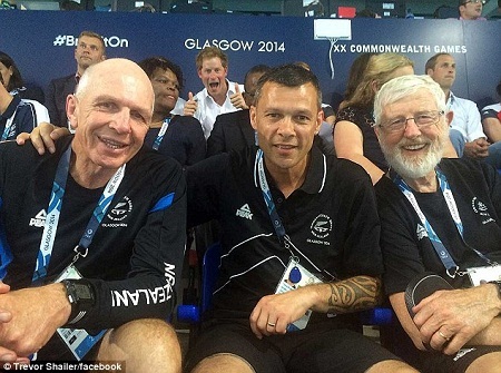 “Photobomb” là từ mới của năm 2014 - 2 “Photobomb” là từ mới của năm 2014