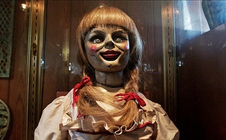 Những búp bê kinh dị gây ám ảnh người xem - 8 Búp
bê Annabelle trong phim “The Conjuring” (Ám ảnh kinh hoàng - 2003):