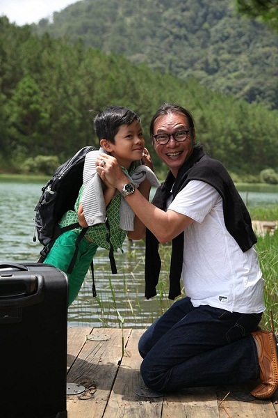 Đạo
diễn - diễn viên Trần Lực (sinh năm 1963) và con trai Trần Tú (biệt danh Bờm)