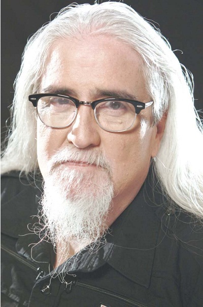 Ông
Peque Gallaga - Đạo diễn điện ảnh người Philippines.
