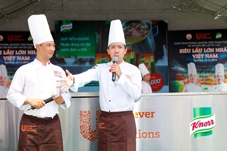Hành trình 500 đầu bếp cùng tạo nên “siêu lẩu” - 3 Hành trình 500 đầu bếp cùng tạo nên “siêu lẩu”