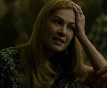 “Cô gái mất tích” gây sốt ngoài rạp - 2 “Cô gái mất tích” gây sốt ngoài rạp