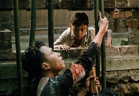 “Điện ảnh không cần những mơ màng, ảo tưởng” - 3 Đế chế tan vụn (1983) - bộ phim thứ hai trong chùm ba phim làm về Việt Nam