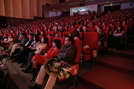 Vở diễn Mai Hắc Đế đượcđặt trong bối cảnh không gian lịch sử thế kỷ 8