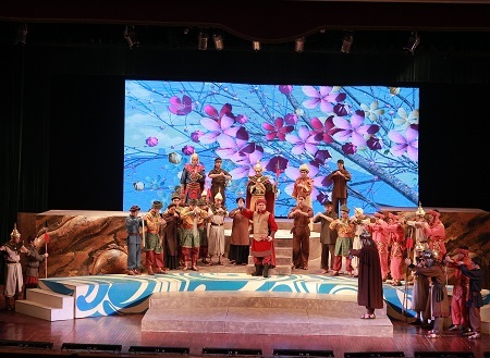 Một phân cảnh cười ra nước mắt của gia đình Mai Thúc Loan