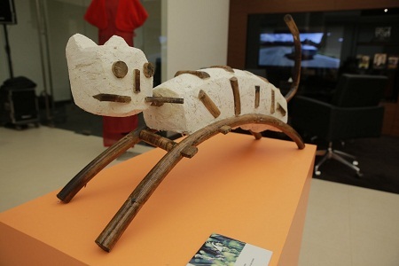 Nghệ sĩ Lê Đình
Nguyên với rối nước