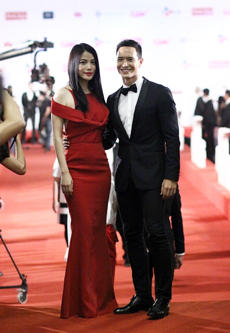 Nữ
diễn viên Trương Ngọc Ánh và nam diễn viên Kim Lý của phim “Hương Ga”