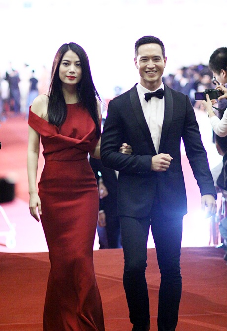 Nữ
diễn viên Trương Ngọc Ánh và nam diễn viên Kim Lý của phim “Hương Ga”