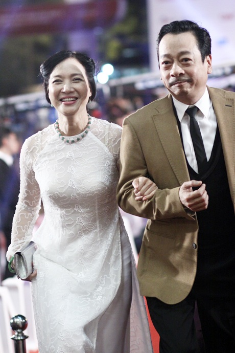 Nữ diễn viên Lê
Khanh và NSND Hoàng Dũng