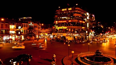Nếu chỉ có 36 tiếng ở Hà Nội, bạn sẽ làm gì? - 4 10h30
đêm - đêm văn chương: