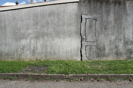 Ngỡ ngàng với những bức tranh đường phố giản đơn và thuần khiết - 9 Exit To Surrealism (Paris)