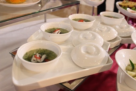 Hilton Hotel chiến thắng tại bán kết 1 “Chiếc thìa vàng” khu vực phía Bắc - 6 Canh sá sùng nấu lá lốt