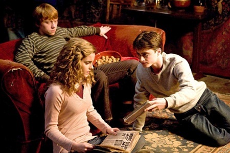 Học viện phù thủy Hogwarts trong mùa Giáng sinh - 7 Giáng
sinh với Harry, Ron và Hermione.