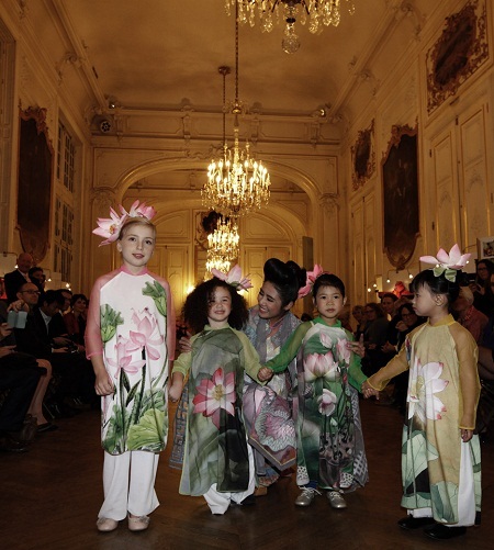 Bộ sưu tập NTK Minh Hạnh trình diễn tại 