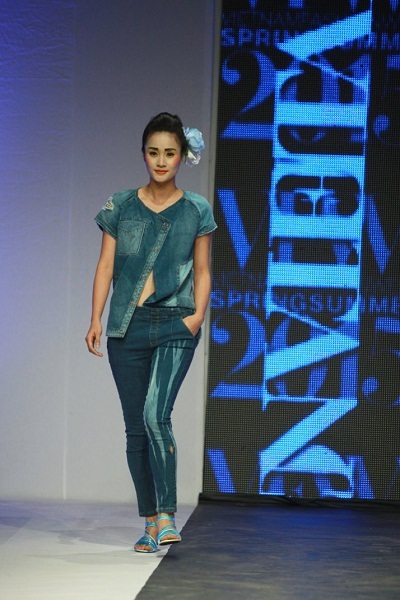 GenViet Jeans - cuộc chơi say mê của Jeans - 4 Phần trình diễn của Hoa hậu Thùy Dung trong BST mới nhất mây tre đan của GenViet