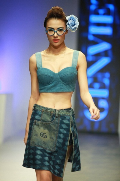 GenViet Jeans - cuộc chơi say mê của Jeans - 26 Phần trình diễn của Hoa hậu Thùy Dung trong BST mới nhất mây tre đan của GenViet