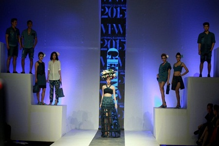 GenViet Jeans - cuộc chơi say mê của Jeans - 29 Phần trình diễn của Hoa hậu Thùy Dung trong BST mới nhất mây tre đan của GenViet