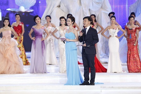 MC Khắc Nguyện và Jennifer Phạm công bố Top 10 Hoa hậu Việt Nam