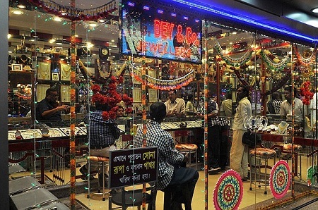 Những
trang sức bằng vàng là một nét đặc trưng của văn hóa Ấn Độ.