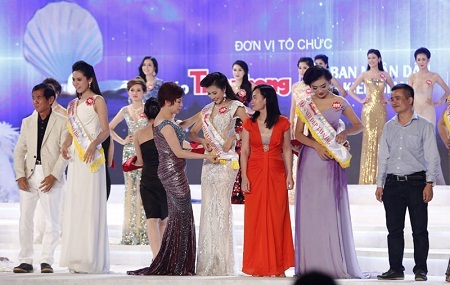 Trao giải thưởng phụ cuộc thi Hoa hậu Việt Nam 2014