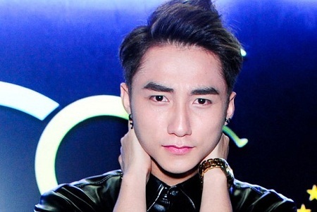 Sơn Tùng M-TP đang vướng mắc với công ty quản lý cũ.
