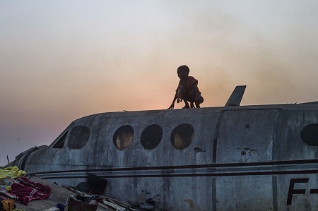 Cảnh sát chống bạo động
của Ukraine dàn quân trong thành phố Kiev ngày 23/1.