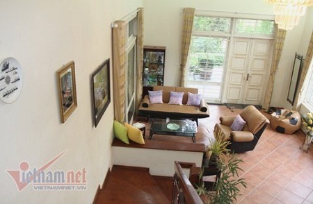 Biệt thự triệu đô của Á hậu 1 Huyền My - 4 Những chiếc xích đu để ngồi hóng mát hoặc phơi nắng.