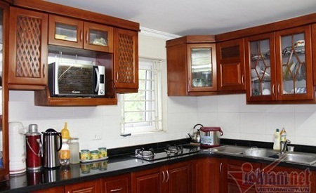 Biệt thự triệu đô của Á hậu 1 Huyền My - 8 Khu bếp là nơi Huyền My có thể học nấu các món ăn ngon với sự hướng dẫn của bà nội và mẹ.