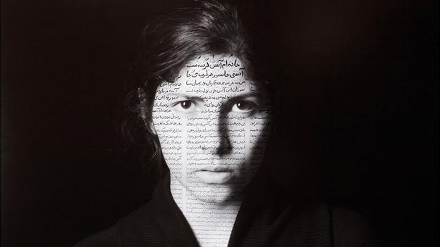 Triển lãm của nghệ sĩ
hình ảnh người Iran - Shirin Neshat: