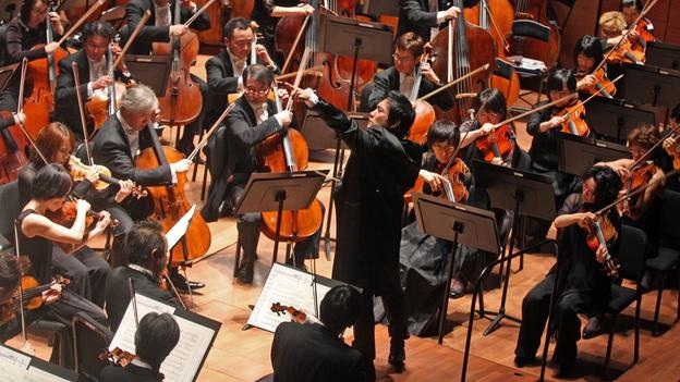 Trình diễn vở opera “La
Traviata” (Người đàn bà hư hỏng):