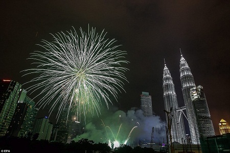 Năm 2015 đã “gõ cửa”! - 16 Kuala Lumpua, Malaysia: