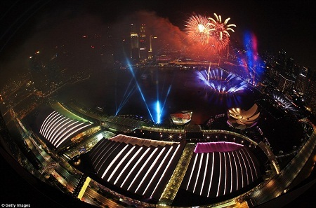 Năm 2015 đã “gõ cửa”! - 18 Singapore: