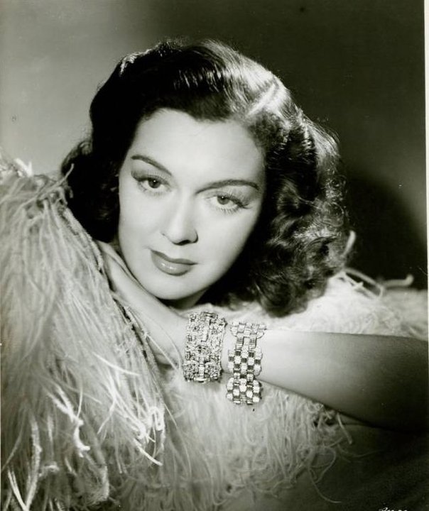 Những diễn viên đoạt Quả Cầu Vàng trong 2 năm liên tiếp - 3 Nữ diễn viên Rosalind
Russell: