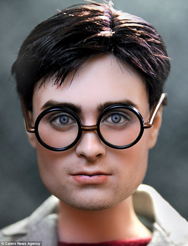 Những búp bê có giá 110 triệu đồng - 4 Cậu
phù thủy Harry Potter.