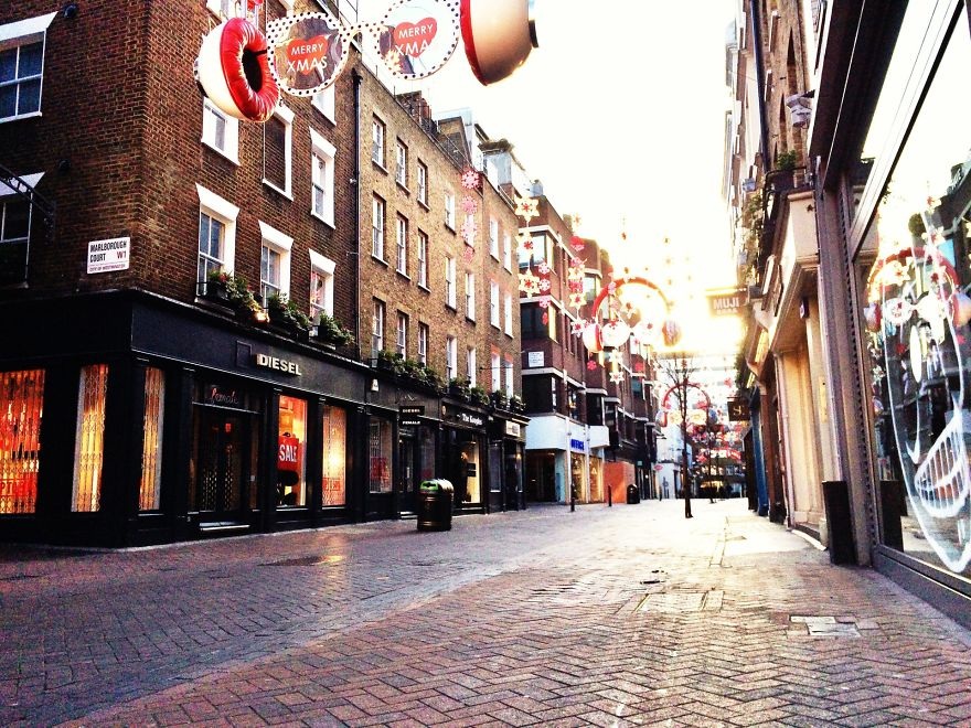 Hình ảnh những đường phố vắng lặng trong ngày đầu năm - 7 Phố Carnaby
