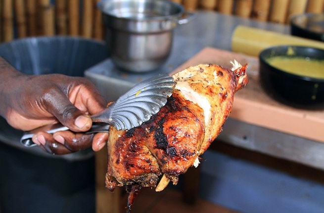 Bánh mì Việt liên tục gây bất ngờ với thế giới - 17 Gà tẩm ướp - Jamaica: