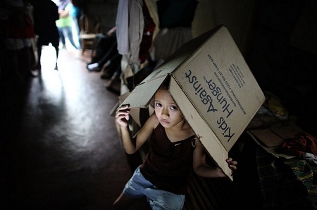 Việt Nam trong bộ ảnh “Sự đói nghèo và niềm hy vọng” của Mỹ - 16 Philippines: