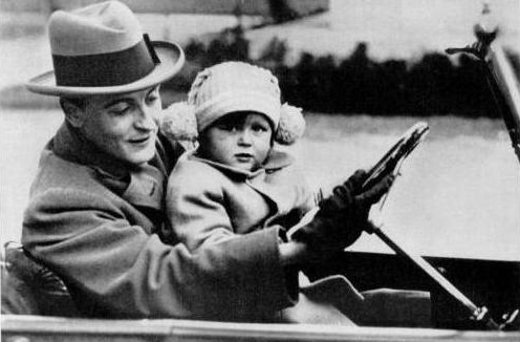 Bức thư thú vị gửi con gái trong ngày đầu năm của tác giả “Gatsby vĩ đại” - 2 Nhà văn Fitzgerald và cô con gái Scott thuở nhỏ