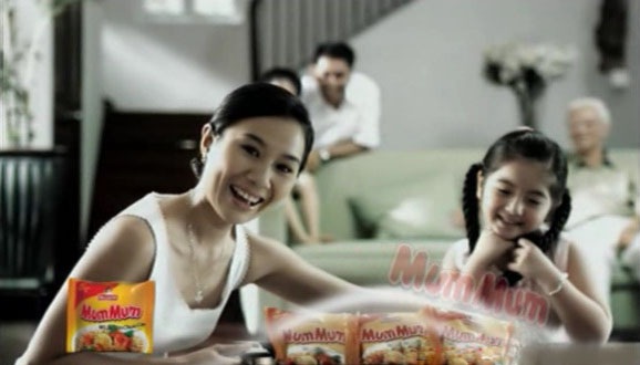 “Người sáng tạo” trong phim quảng cáo- Chiến lược gia bí ẩn - 3 Slogan “Ăn ngon mỗi ngày” Hãng mì ăn liền Châu Á do Tứ Vân Media sáng tạo.