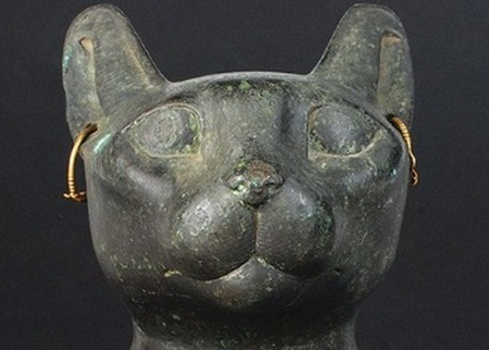 Bức tượng suýt bị vứt vào thùng rác có giá… 1,7 tỉ đồng