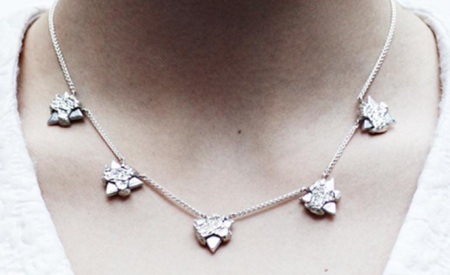 Vỏ bom trong chiến tranh trở thành trang sức đắt giá - 10 Bích
Ngọc