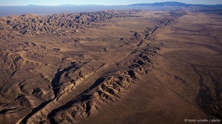 Vịnh Hạ Long lọt top cảnh quan núi đá đáng kinh ngạc nhất thế giới - 15 Núi đá đứt gãy San
Andreas, bang California, Mỹ:
