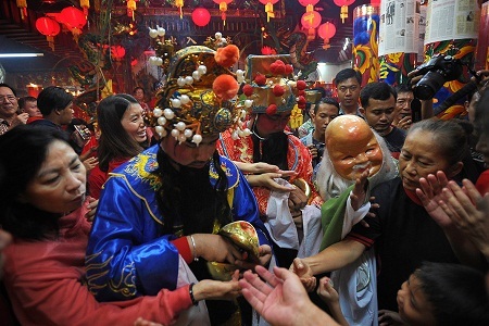 Châu Á rực rỡ “ăn Tết” Ất Mùi - 22 Surabaya, Indonesia: